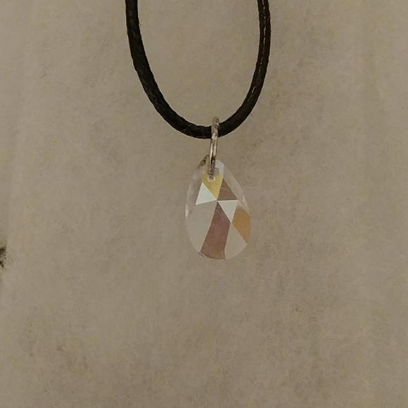 Kodiak Crystal Clear Teardrop Necklace - Picture 5 of 8
